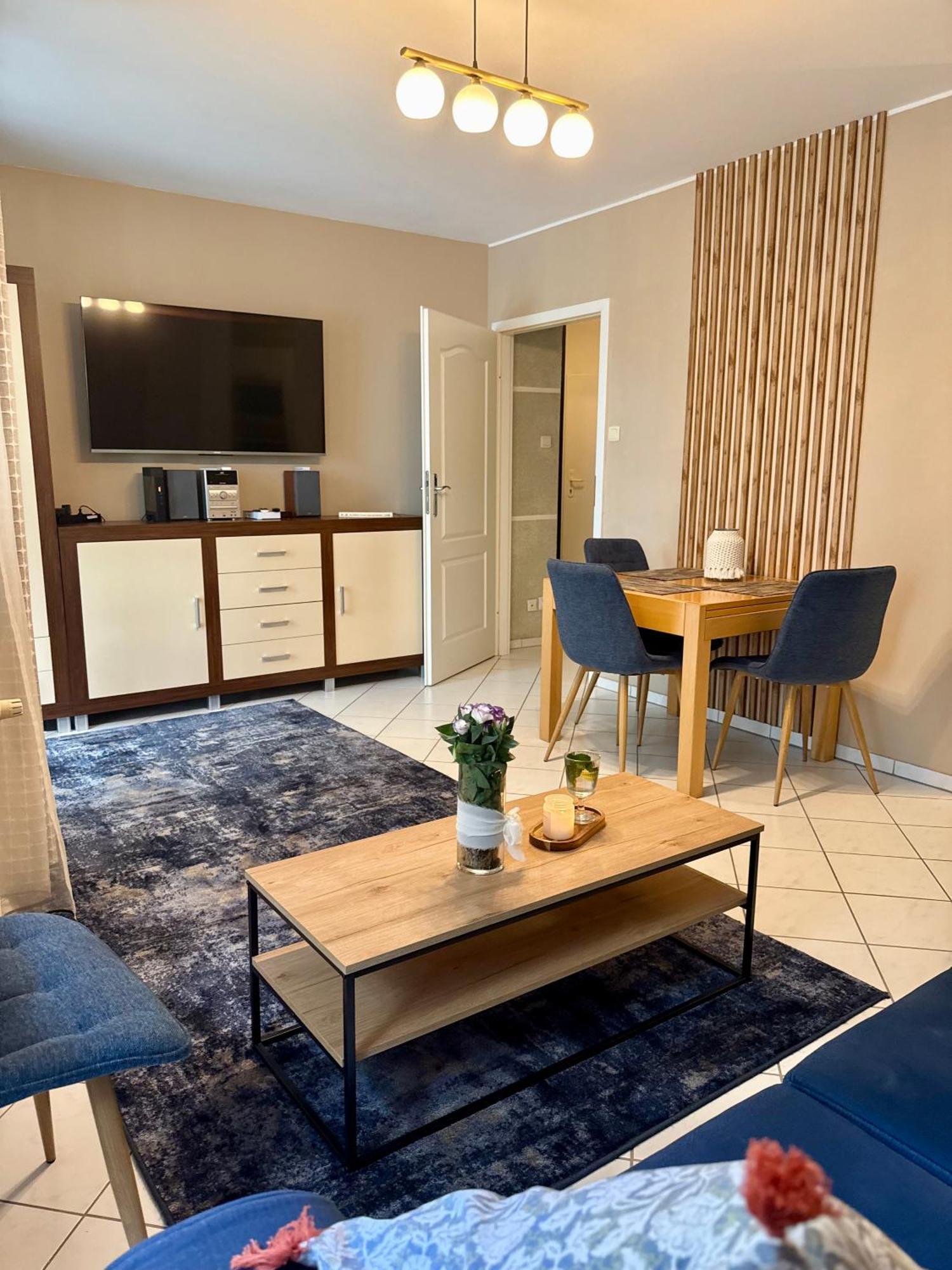 Apartment mit Balkon
